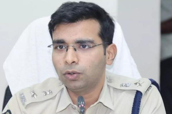 విదేశీయుల బస వివరాలు 24 గంటల్లో నమోదు చేయాలి